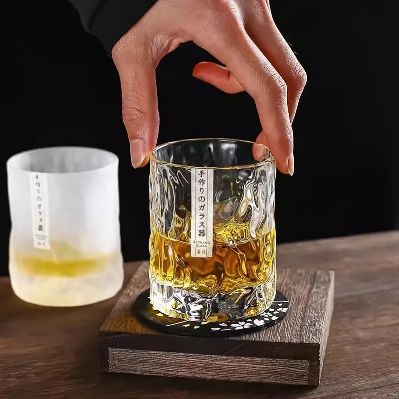 Dikke, zware whiskyglas in Jap - Whisky Beer And Wine recensie en prijs