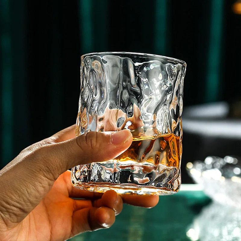 Dikke, zware whiskyglas in Jap - Whisky Beer And Wine recensie en prijs